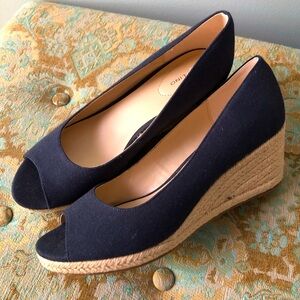 Women’s NWT Size 9M Bandolino Navy Peep Toe Wedge